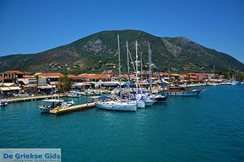 Nidri - Eiland Lefkas -  Foto 1 - Foto van https://www.grieksegids.nl/fotos/lefkas/nidri/normaal/nidri-001.jpg