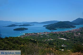 Nidri - Eiland Lefkas -  Foto 6 - Foto van https://www.grieksegids.nl/fotos/lefkas/nidri/normaal/nidri-006.jpg