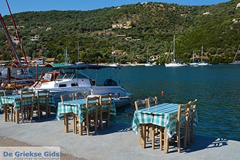 Syvota - Eiland Lefkas -  Foto 11 - Foto van https://www.grieksegids.nl/fotos/lefkas/syvota/normaal/syvota-011.jpg