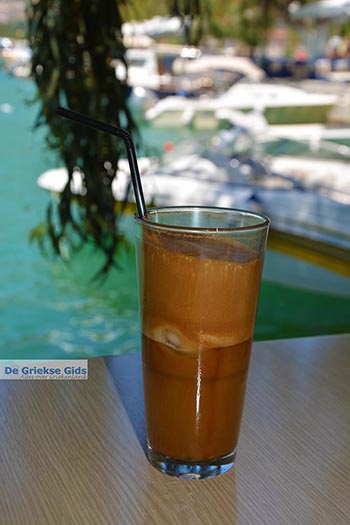 Vassiliki - Eiland Lefkas -  Foto 20 - Foto van https://www.grieksegids.nl/fotos/lefkas/vassiliki/normaal/vassiliki-020.jpg