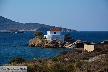 Agios Isidoros Kokkali - Eiland Leros - Griekse Gids Foto 16 - Foto van https://www.grieksegids.nl/fotos/leros/gourna/normaal/gourna-leros-016.jpg