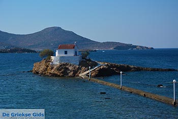 Agios Isidoros Kokkali - Eiland Leros - Griekse Gids Foto 17 - Foto van https://www.grieksegids.nl/fotos/leros/gourna/normaal/gourna-leros-017.jpg