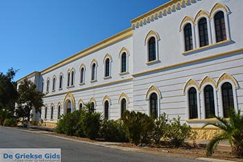 Lakki - Eiland Leros - Griekse Gids Foto 2 - Foto van https://www.grieksegids.nl/fotos/leros/lakki/normaal/lakki-leros-002.jpg