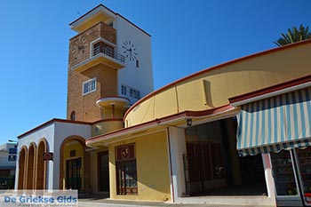 Lakki - Eiland Leros - Griekse Gids Foto 24 - Foto van https://www.grieksegids.nl/fotos/leros/lakki/normaal/lakki-leros-024.jpg