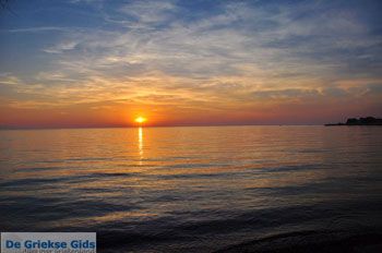 Zonsondergang bij Molyvos | Lesbos | De Griekse Gids foto 1 - Foto van https://www.grieksegids.nl/fotos/lesbos/normaal/lesbos-griekenland-695.jpg