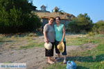 GriechenlandWeb.de Maria Gritzeli met haar nicht Anastasta in Kontias Limnos (Lemnos) | Griechenland foto 2 - Foto GriechenlandWeb.de