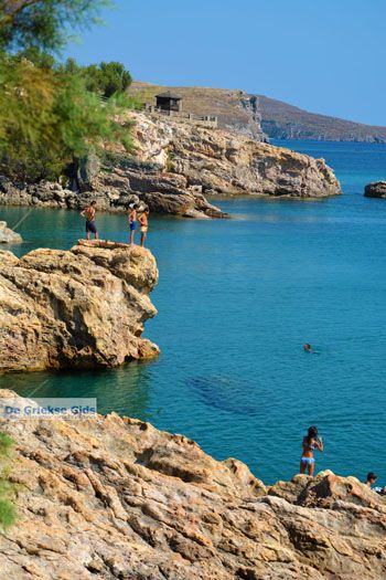 Strand Megalo Fanaraki bij Moudros Limnos (Lemnos) | Foto 34 - Foto van https://www.grieksegids.nl/fotos/limnos/lemnos2/normaal/mikro-fanaraki-moudros-limnos-013.jpg