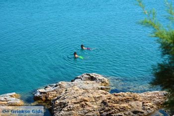 Strand Megalo Fanaraki bij Moudros Limnos (Lemnos) | Foto 36 - Foto van https://www.grieksegids.nl/fotos/limnos/lemnos2/normaal/mikro-fanaraki-moudros-limnos-015.jpg