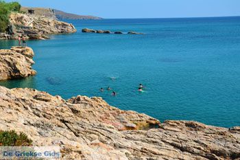 Strand Megalo Fanaraki bij Moudros Limnos (Lemnos) | Foto 37 - Foto van https://www.grieksegids.nl/fotos/limnos/lemnos2/normaal/mikro-fanaraki-moudros-limnos-016.jpg