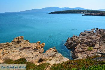 Strand Megalo Fanaraki bij Moudros Limnos (Lemnos) | Foto 62 - Foto van https://www.grieksegids.nl/fotos/limnos/lemnos2/normaal/mikro-fanaraki-moudros-limnos-041.jpg
