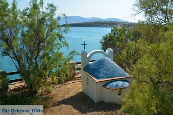 Strand Megalo Fanaraki bij Moudros Limnos (Lemnos) | Foto 72 - Foto van https://www.grieksegids.nl/fotos/limnos/lemnos2/normaal/mikro-fanaraki-moudros-limnos-051.jpg
