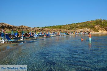 Strand Megalo Fanaraki bij Moudros Limnos (Lemnos) | Foto 90 - Foto van https://www.grieksegids.nl/fotos/limnos/lemnos2/normaal/mikro-fanaraki-moudros-limnos-069.jpg