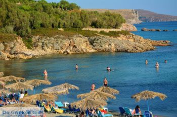 Strand Megalo Fanaraki bij Moudros Limnos (Lemnos) | Foto 106 - Foto van https://www.grieksegids.nl/fotos/limnos/lemnos2/normaal/mikro-fanaraki-moudros-limnos-085.jpg