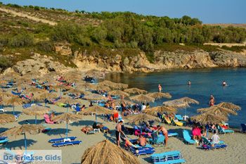 Strand Megalo Fanaraki bij Moudros Limnos (Lemnos) | Foto 108 - Foto van https://www.grieksegids.nl/fotos/limnos/lemnos2/normaal/mikro-fanaraki-moudros-limnos-087.jpg