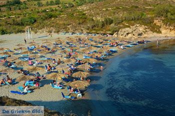 Strand Megalo Fanaraki bij Moudros Limnos (Lemnos) | Foto 123 - Foto van https://www.grieksegids.nl/fotos/limnos/lemnos2/normaal/mikro-fanaraki-moudros-limnos-102.jpg