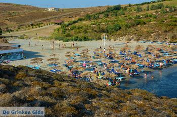 Strand Megalo Fanaraki bij Moudros Limnos (Lemnos) | Foto 128 - Foto van https://www.grieksegids.nl/fotos/limnos/lemnos2/normaal/mikro-fanaraki-moudros-limnos-107.jpg
