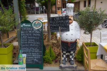 Kalambaka bij Trikala- Griekenland 2 - Foto van https://www.grieksegids.nl/fotos/meteora/350pix/kalambaka-grieksegids-02.jpg