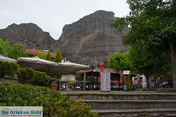 Kalambaka bij Trikala- Griekenland 6 - Foto van https://www.grieksegids.nl/fotos/meteora/350pix/kalambaka-grieksegids-06.jpg