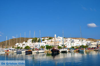 Adamas Milos | Cycladen Griekenland | Foto 3 - Foto van https://www.grieksegids.nl/fotos/milos/adamas/normaal/adamas-003.jpg