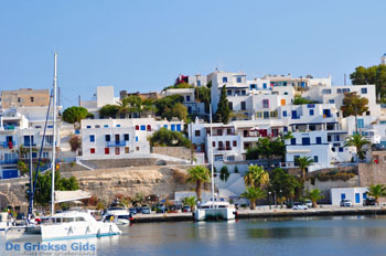 Adamas Milos | Cycladen Griekenland | Foto 6 - Foto van https://www.grieksegids.nl/fotos/milos/adamas/normaal/adamas-006.jpg