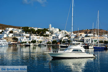 Adamas Milos | Cycladen Griekenland | Foto 47 - Foto van https://www.grieksegids.nl/fotos/milos/adamas/normaal/adamas-047.jpg