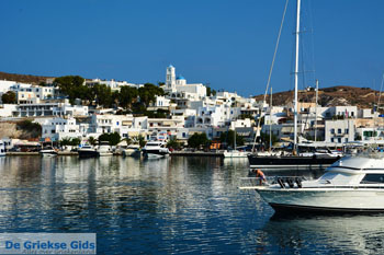 Adamas Milos | Cycladen Griekenland | Foto 48 - Foto van https://www.grieksegids.nl/fotos/milos/adamas/normaal/adamas-048.jpg
