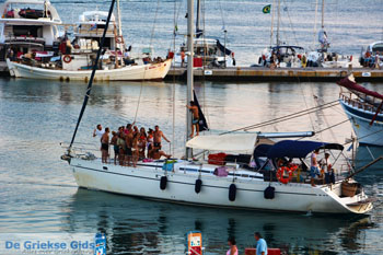 Adamas Milos | Cycladen Griekenland | Foto 62 - Foto van https://www.grieksegids.nl/fotos/milos/adamas/normaal/adamas-062.jpg