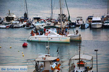 Adamas Milos | Cycladen Griekenland | Foto 64 - Foto van https://www.grieksegids.nl/fotos/milos/adamas/normaal/adamas-064.jpg