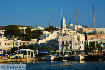 Adamas Milos | Cycladen Griekenland | Foto 73 - Foto van https://www.grieksegids.nl/fotos/milos/adamas/normaal/adamas-073.jpg