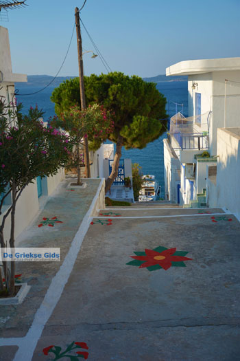 Adamas Milos | Cycladen Griekenland | Foto 89 - Foto van https://www.grieksegids.nl/fotos/milos/adamas/normaal/adamas-089.jpg