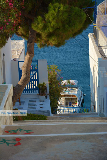Adamas Milos | Cycladen Griekenland | Foto 90 - Foto van https://www.grieksegids.nl/fotos/milos/adamas/normaal/adamas-090.jpg