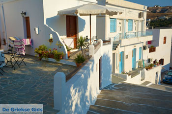 Adamas Milos | Cycladen Griekenland | Foto 92 - Foto van https://www.grieksegids.nl/fotos/milos/adamas/normaal/adamas-092.jpg