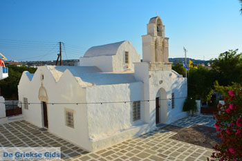 Adamas Milos | Cycladen Griekenland | Foto 94 - Foto van https://www.grieksegids.nl/fotos/milos/adamas/normaal/adamas-094.jpg