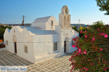 Adamas Milos | Cycladen Griekenland | Foto 95 - Foto van https://www.grieksegids.nl/fotos/milos/adamas/normaal/adamas-095.jpg