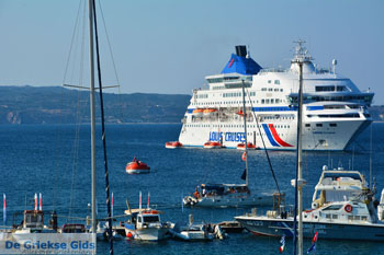 Adamas Milos | Cycladen Griekenland | Foto 117 - Foto van https://www.grieksegids.nl/fotos/milos/adamas/normaal/adamas-117.jpg