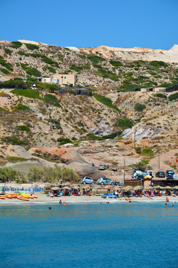 Agia Kyriaki Milos | Cycladen Griekenland | Foto 24 - Foto van https://www.grieksegids.nl/fotos/milos/normaal/agia-kyriaki-milos-024.jpg