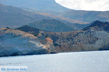 Agios Ioannis Milos | Cycladen Griekenland | Foto 33 - Foto van https://www.grieksegids.nl/fotos/milos/normaal/agios-ioannis-siderianos-002.jpg