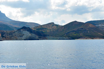 Agios Ioannis Milos | Cycladen Griekenland | Foto 34 - Foto van https://www.grieksegids.nl/fotos/milos/normaal/agios-ioannis-siderianos-003.jpg