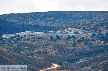 Agios Ioannis Milos | Cycladen Griekenland | Foto 43 - Foto van https://www.grieksegids.nl/fotos/milos/normaal/agios-ioannis-siderianos-012.jpg