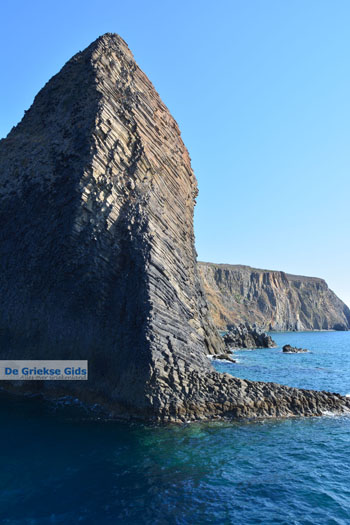 Kaap Kalogeros Milos | Cycladen Griekenland | Foto 1 - Foto van https://www.grieksegids.nl/fotos/milos/normaal/cape-kalogeros-milos-001.jpg