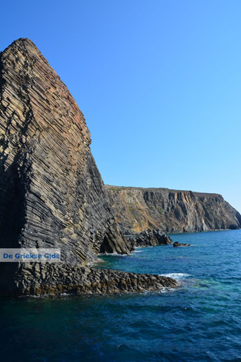 Kaap Kalogeros Milos | Cycladen Griekenland | Foto 3 - Foto van https://www.grieksegids.nl/fotos/milos/normaal/cape-kalogeros-milos-003.jpg