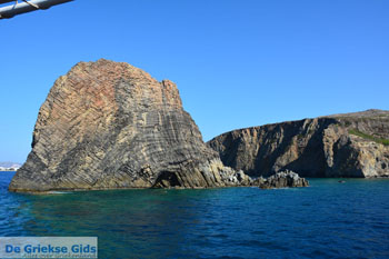 Kaap Kalogeros Milos | Cycladen Griekenland | Foto 7 - Foto van https://www.grieksegids.nl/fotos/milos/normaal/cape-kalogeros-milos-007.jpg