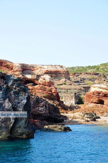 Kaap Vani Milos | Cycladen Griekenland | Foto 11 - Foto van https://www.grieksegids.nl/fotos/milos/normaal/cape-vani-milos-011.jpg