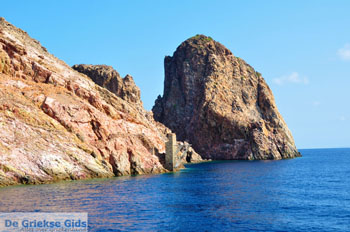 Kaap Vani Milos | Cycladen Griekenland | Foto 14 - Foto van https://www.grieksegids.nl/fotos/milos/normaal/cape-vani-milos-014.jpg