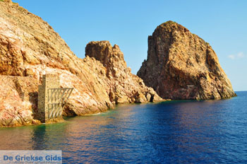 Kaap Vani Milos | Cycladen Griekenland | Foto 21 - Foto van https://www.grieksegids.nl/fotos/milos/normaal/cape-vani-milos-021.jpg