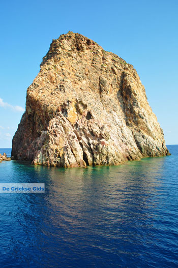 Kaap Vani Milos | Cycladen Griekenland | Foto 30 - Foto van https://www.grieksegids.nl/fotos/milos/normaal/cape-vani-milos-030.jpg