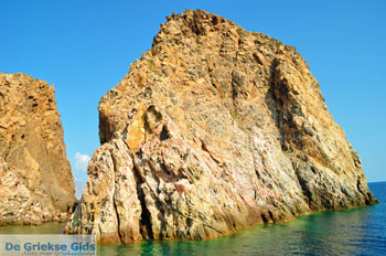 Kaap Vani Milos | Cycladen Griekenland | Foto 31 - Foto van https://www.grieksegids.nl/fotos/milos/normaal/cape-vani-milos-031.jpg