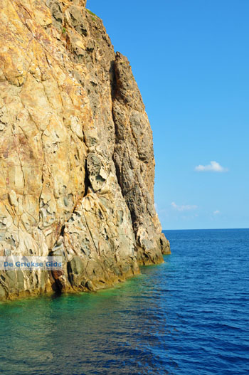 Kaap Vani Milos | Cycladen Griekenland | Foto 33 - Foto van https://www.grieksegids.nl/fotos/milos/normaal/cape-vani-milos-033.jpg