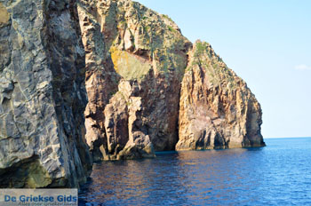 Kaap Vani Milos | Cycladen Griekenland | Foto 36 - Foto van https://www.grieksegids.nl/fotos/milos/normaal/cape-vani-milos-036.jpg