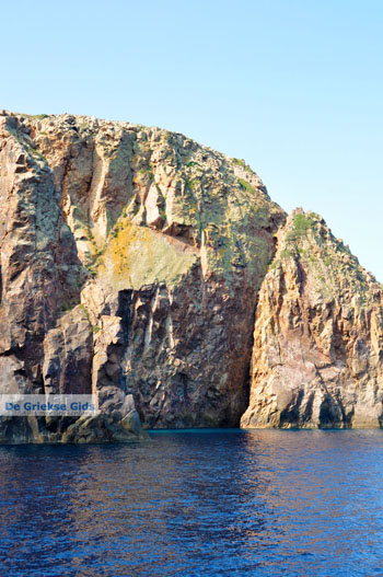 Kaap Vani Milos | Cycladen Griekenland | Foto 37 - Foto van https://www.grieksegids.nl/fotos/milos/normaal/cape-vani-milos-037.jpg